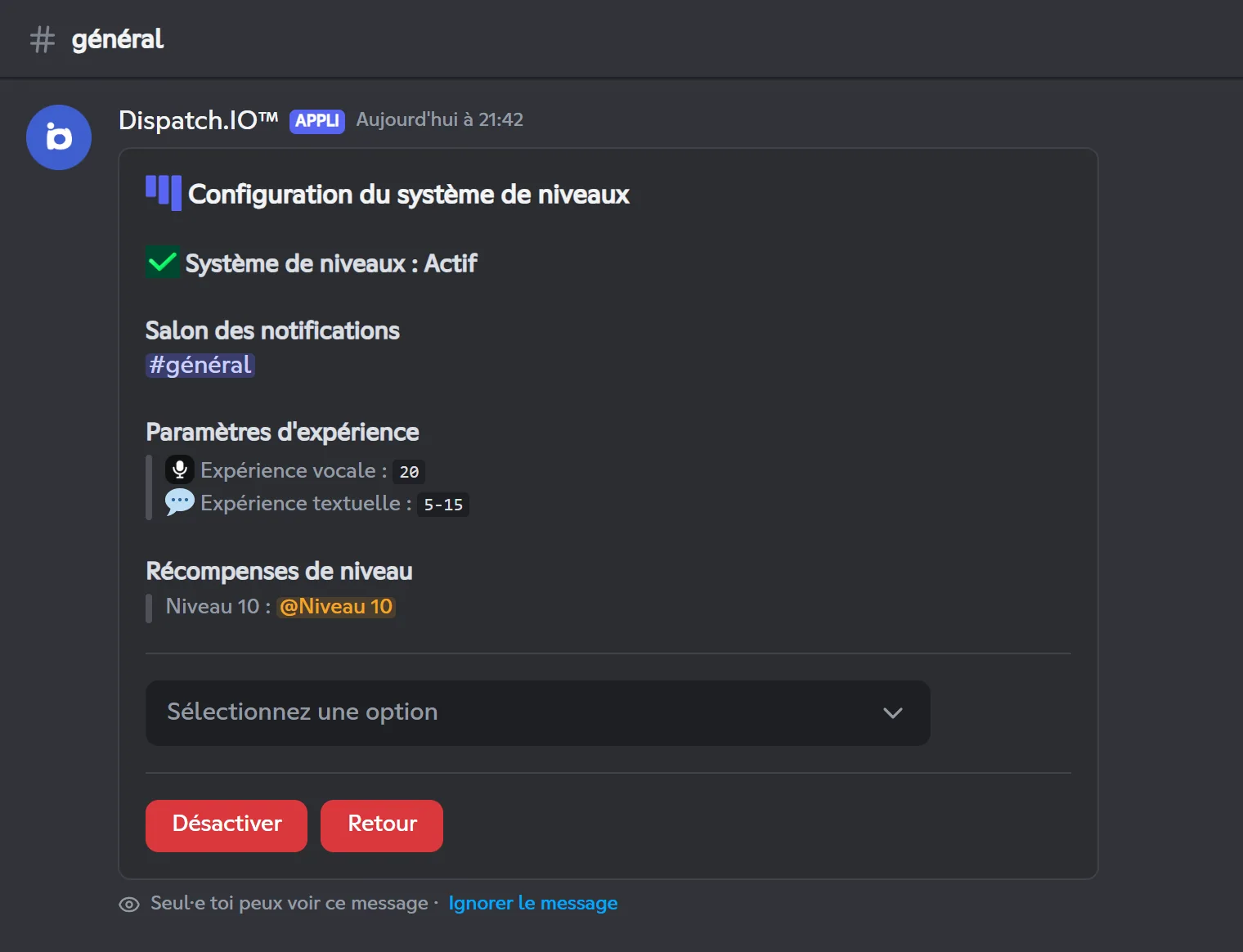 Le système de niveaux activé : salon des notifications, XP vocale et textuelle, et récompenses. Écran Système de niveau de /config